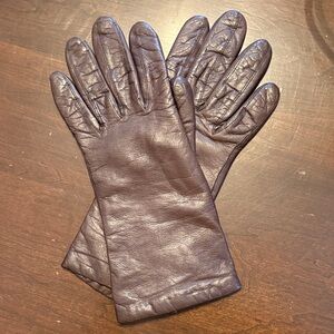 Elegant Brown Leather Gloves